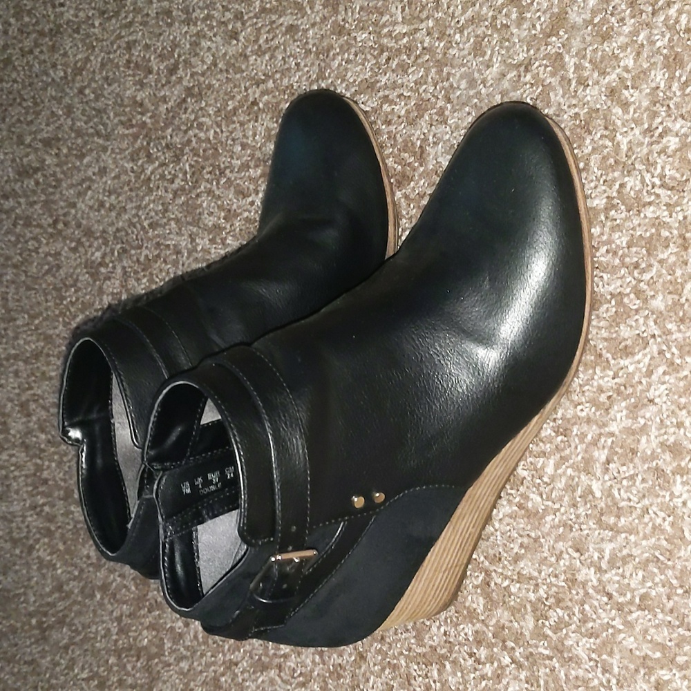 Dr. Scholl's booties size 7
